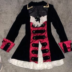 Pirates dress Halloween costume with a zipper in the back from spirit